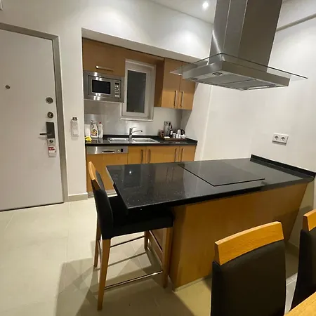 Lander Luxury Apartment, 5 Star Hotel, Κουσάντασι