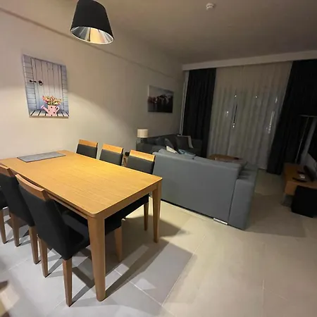 Lander Luxury Apartment, 5 Star Hotel, Апартаменты